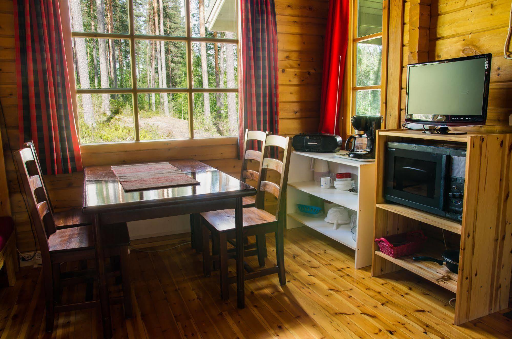 Ahvenlampi Camping サーリヤルヴィ エクステリア 写真