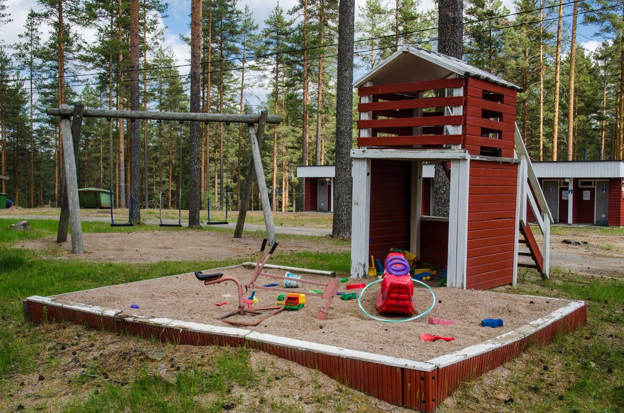 Ahvenlampi Camping サーリヤルヴィ エクステリア 写真